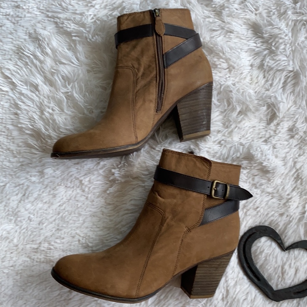 Women's Round toe chunk heel leather buckle booties, size 10.5